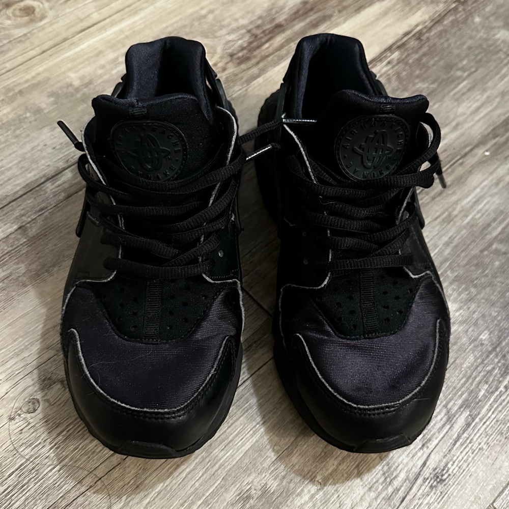 Nike Air Huarache Size 7